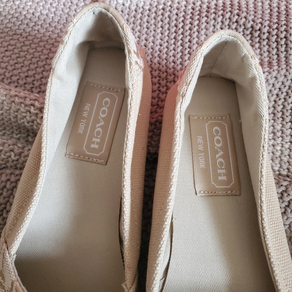 Authentic Classic Coach Slip Ons Size 6 - Picture 5 of 6
